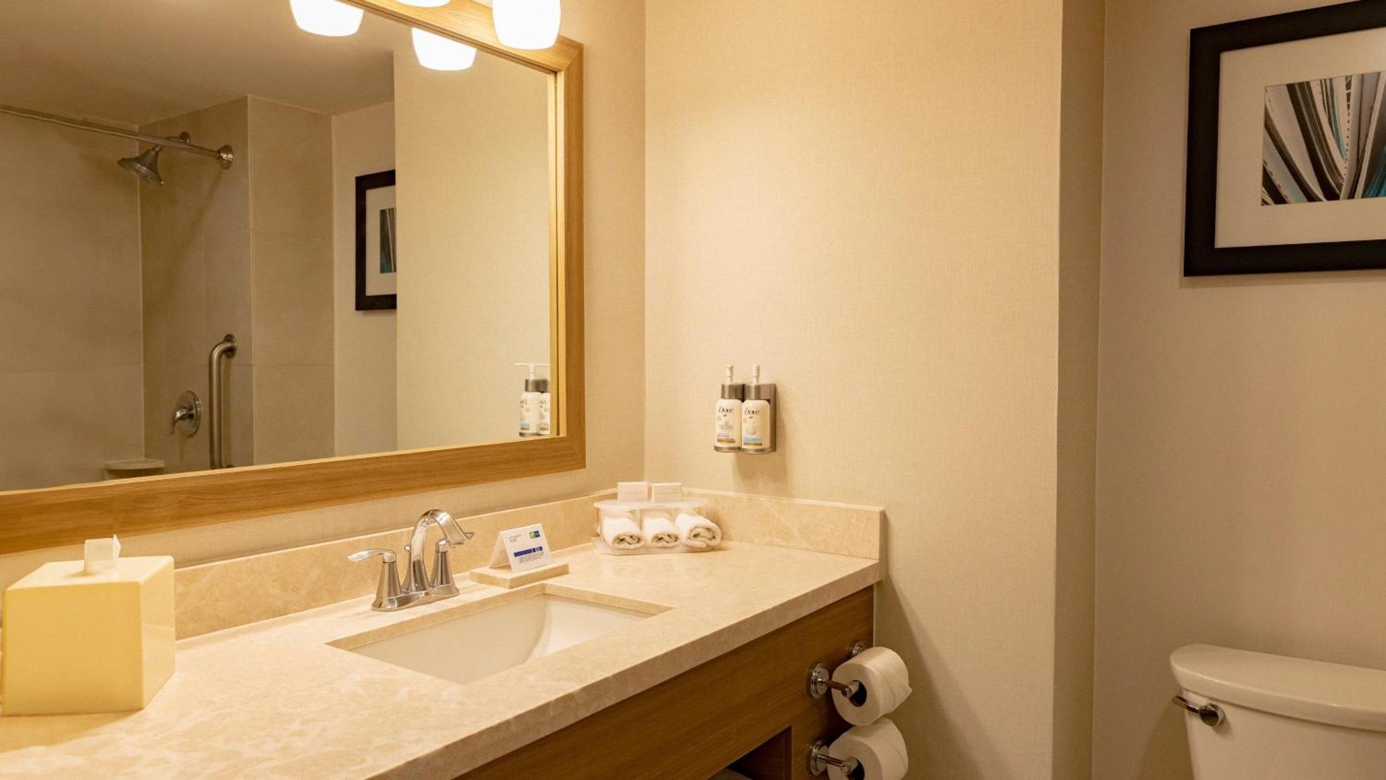 Holiday Inn Express & Suites Chihuahua Juventud By Ihg Ngoại thất bức ảnh