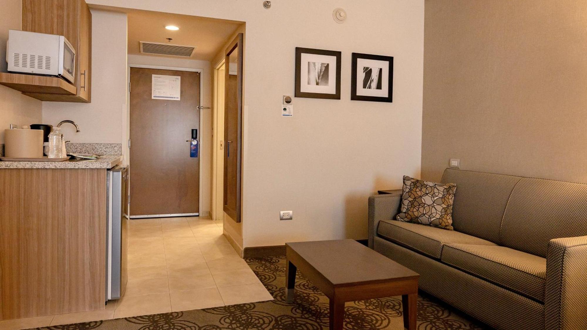 Holiday Inn Express & Suites Chihuahua Juventud By Ihg Ngoại thất bức ảnh