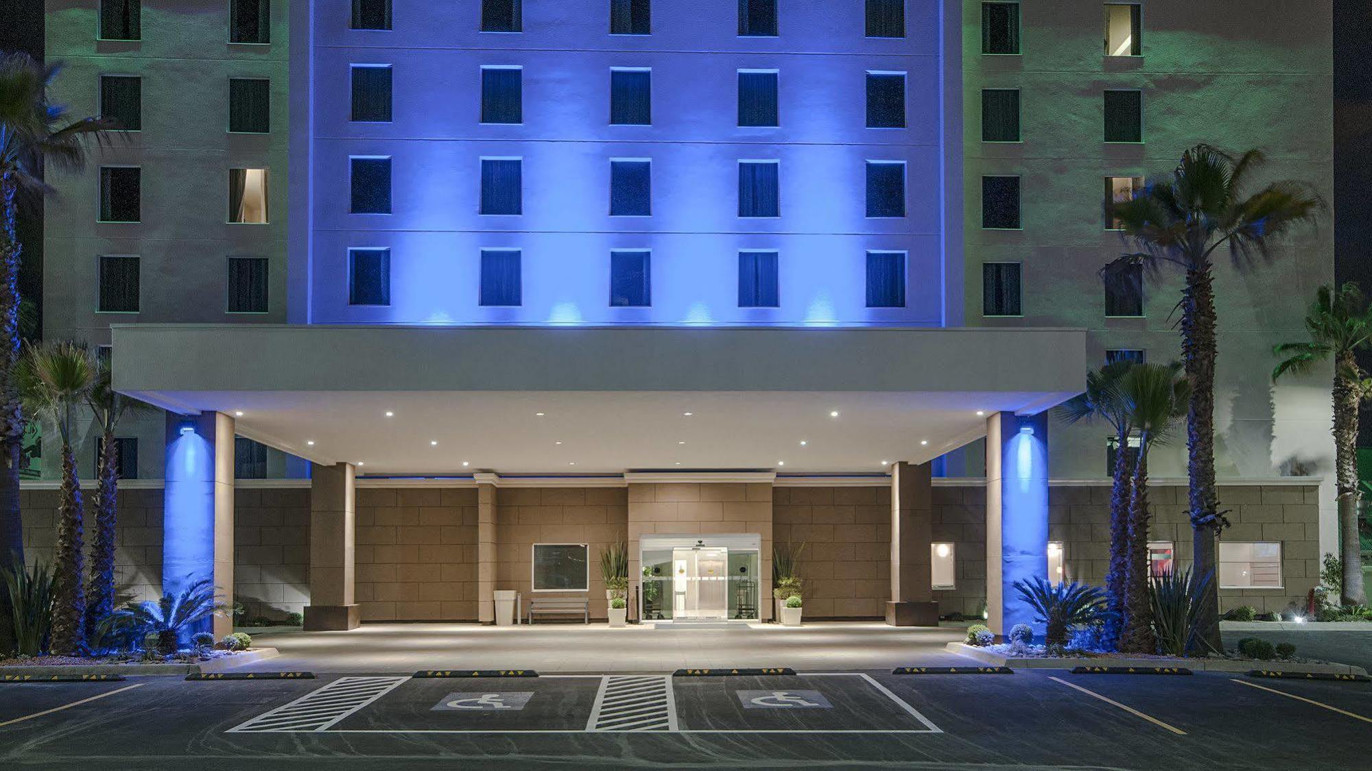 Holiday Inn Express & Suites Chihuahua Juventud By Ihg Ngoại thất bức ảnh