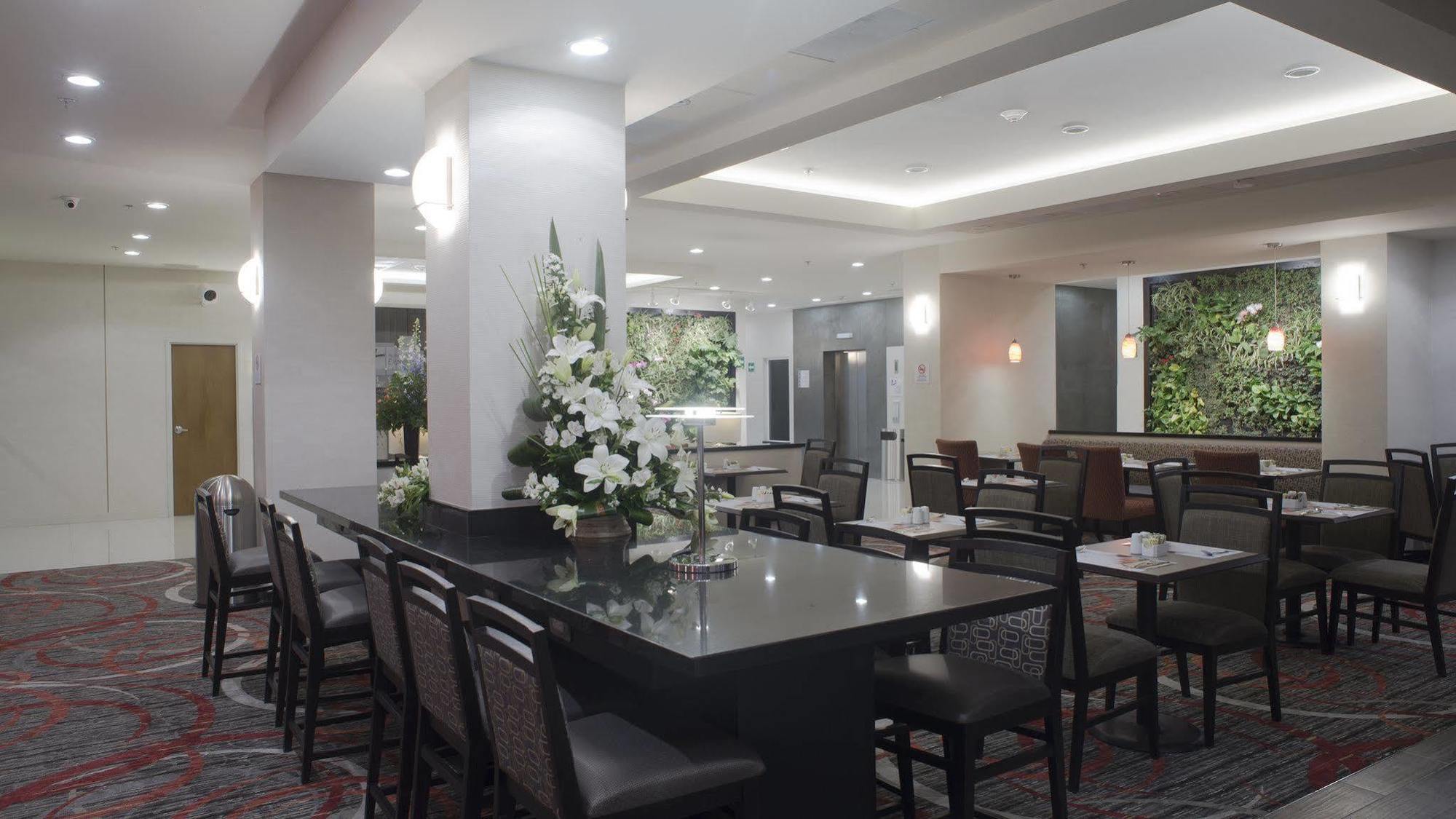 Holiday Inn Express & Suites Chihuahua Juventud By Ihg Ngoại thất bức ảnh